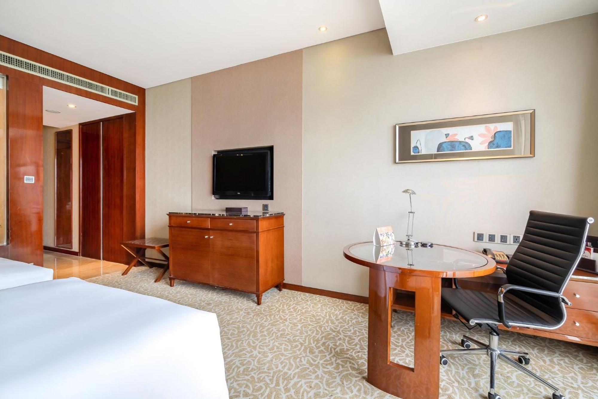 Готель Crowne Plaza Zhenjiang By Ihg Екстер'єр фото