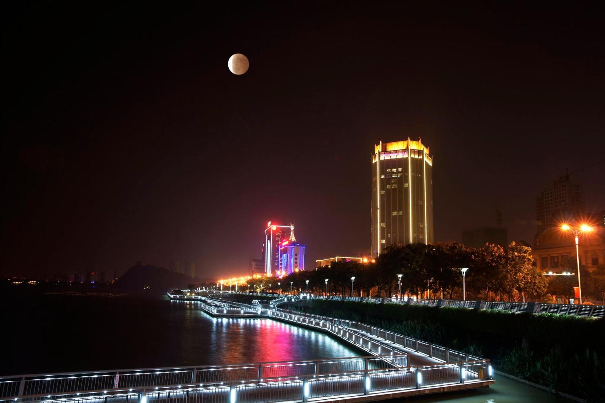 Готель Crowne Plaza Zhenjiang By Ihg Екстер'єр фото