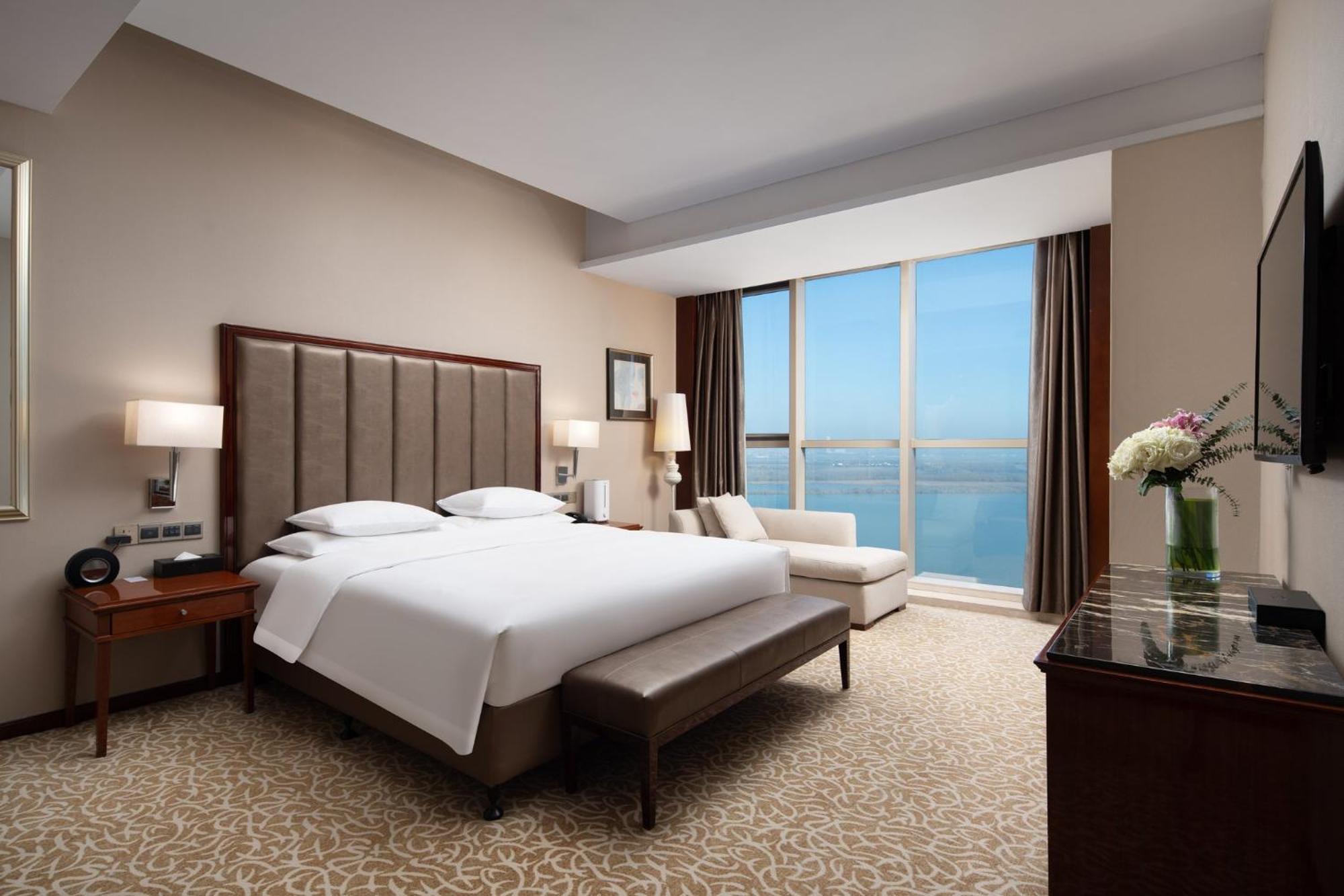Готель Crowne Plaza Zhenjiang By Ihg Екстер'єр фото